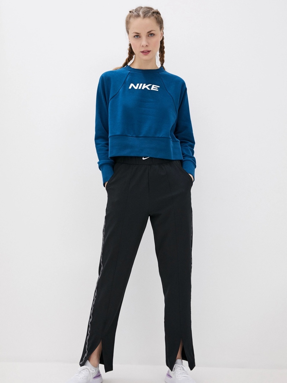 Nike Dark Blue Crewneck Sweatshirt with White Logo